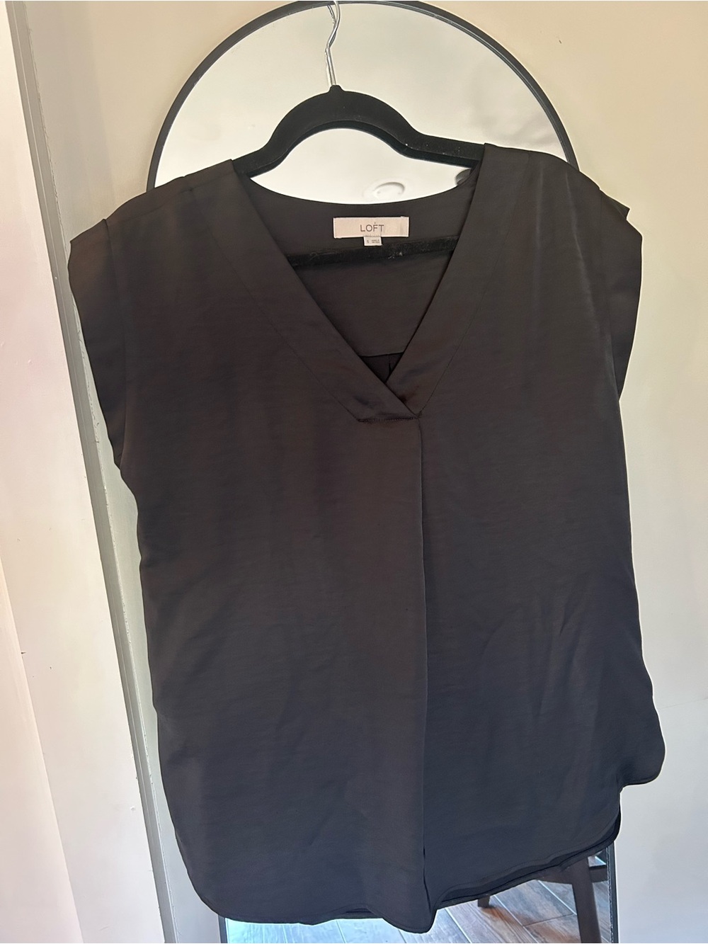 LOFT Black V-Neck Cap Sleeve Blouse